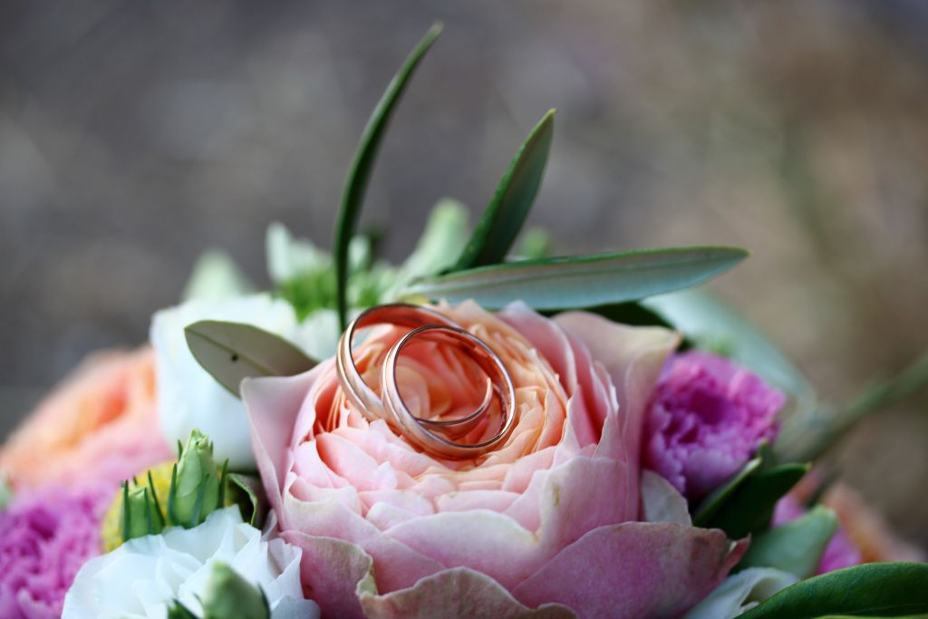 Brautstrauß mit Eheringen